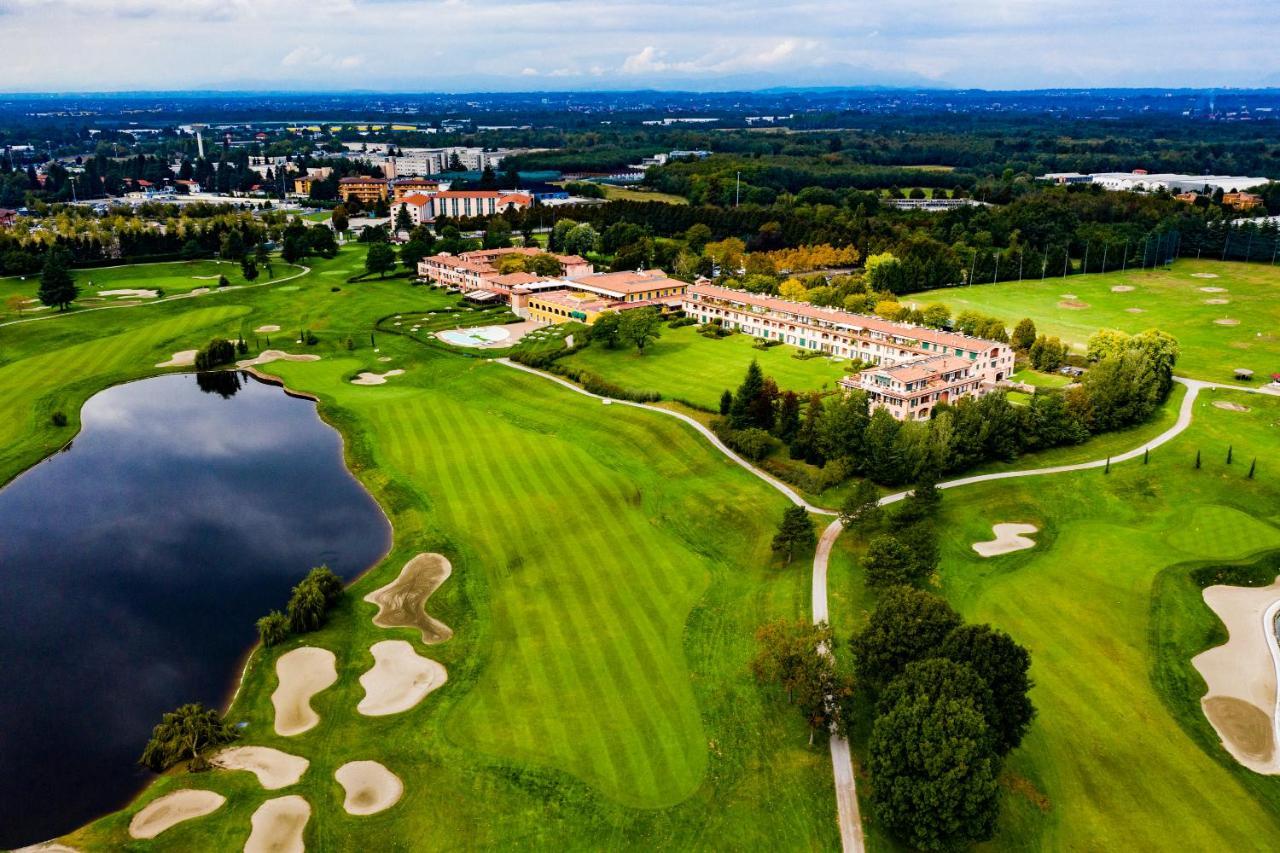 Le Robinie Golf & Resort Solbiate Olona Exterior photo
